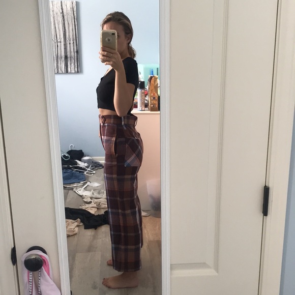 Bought for thanksgiving then COVID so didn’t wear - Picture 2 of 4